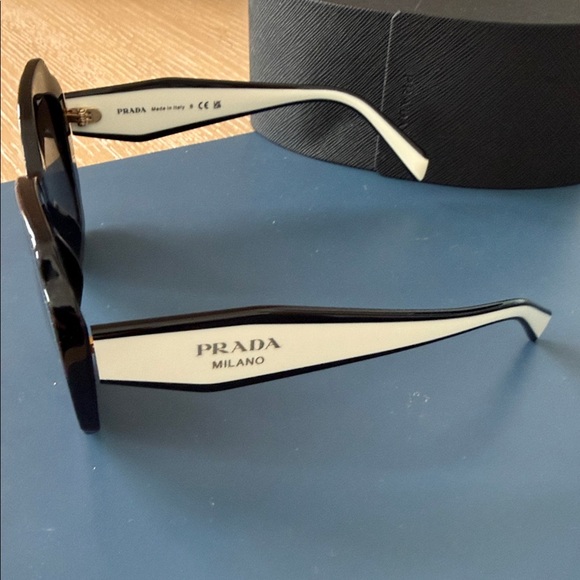 Elegant Black Prada Sunglasses - Picture 2 of 4
